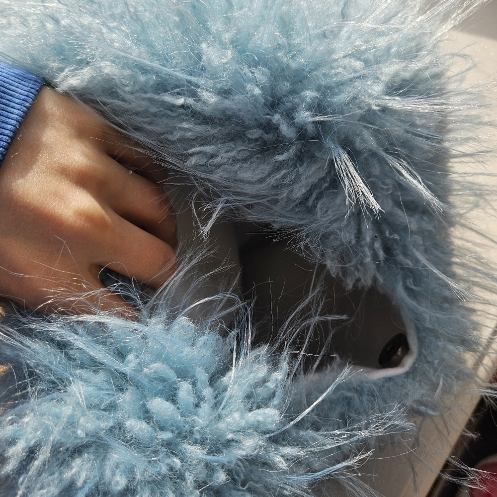 New Fluffy Light Blue Purse - Picture 5 of 6
